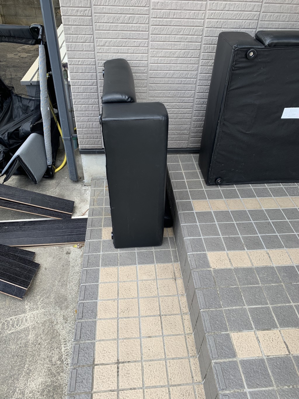 【甲府市岩窪町】折り畳みテーブル、カラーボックスなど少量の出張不用品回収・処分ご依頼