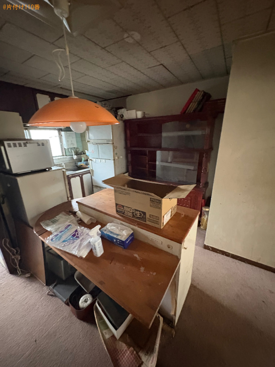【甲斐市竜王新町】冷蔵庫、電子レンジ、食器棚、テーブル等の回収