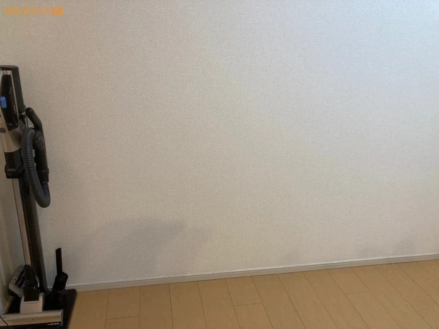 マットレス付きシングルベッド、二人掛けソファー、食器棚の回収